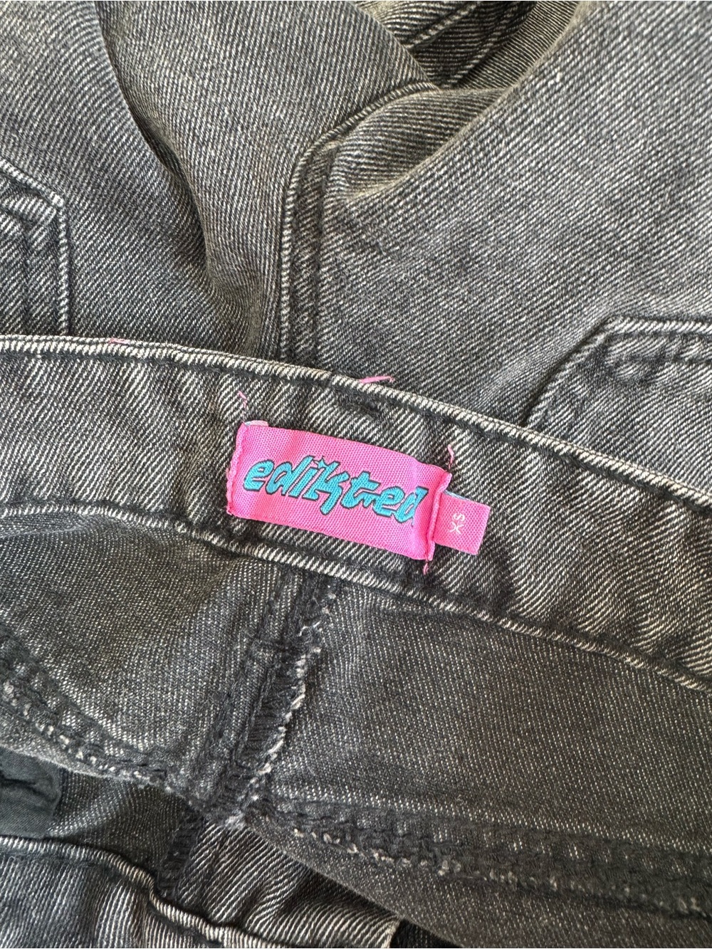 Edikted Raelynn Washed Low Rise Baggy Jeans - Picture 4 of 4